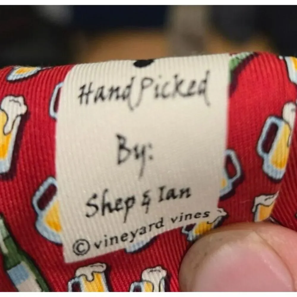 Vineyard‎ Vines Red Nosed Reinbeer Pattern Print Silk Tie Made in USA Red